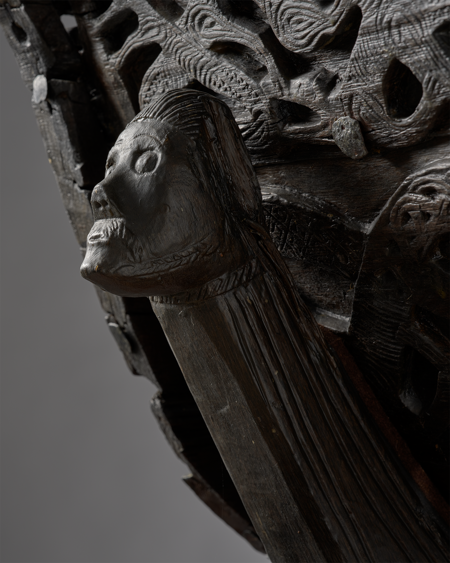detaljer på osebergvogna.
