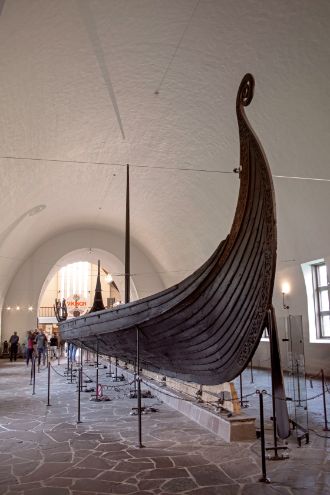 Osebergskipet utstilt på Vikingskipshuset